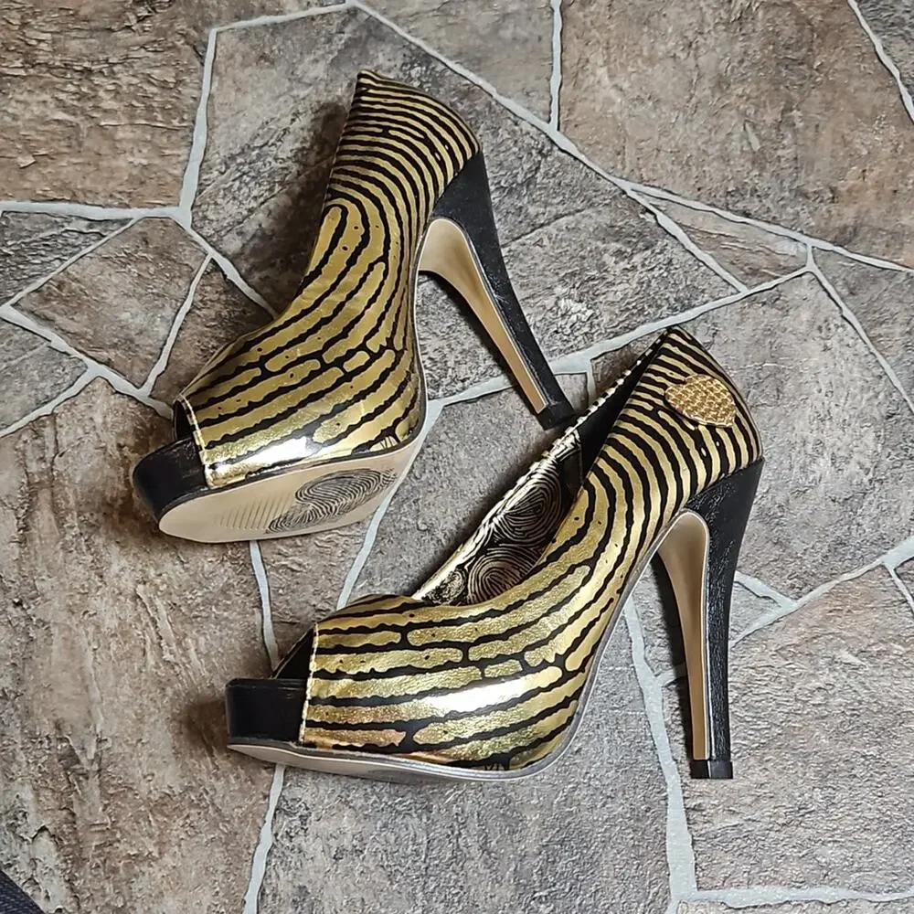 New in Box Iron Fist Ladies Hands Off Peeptoe Platform Gold Heels Sz 5